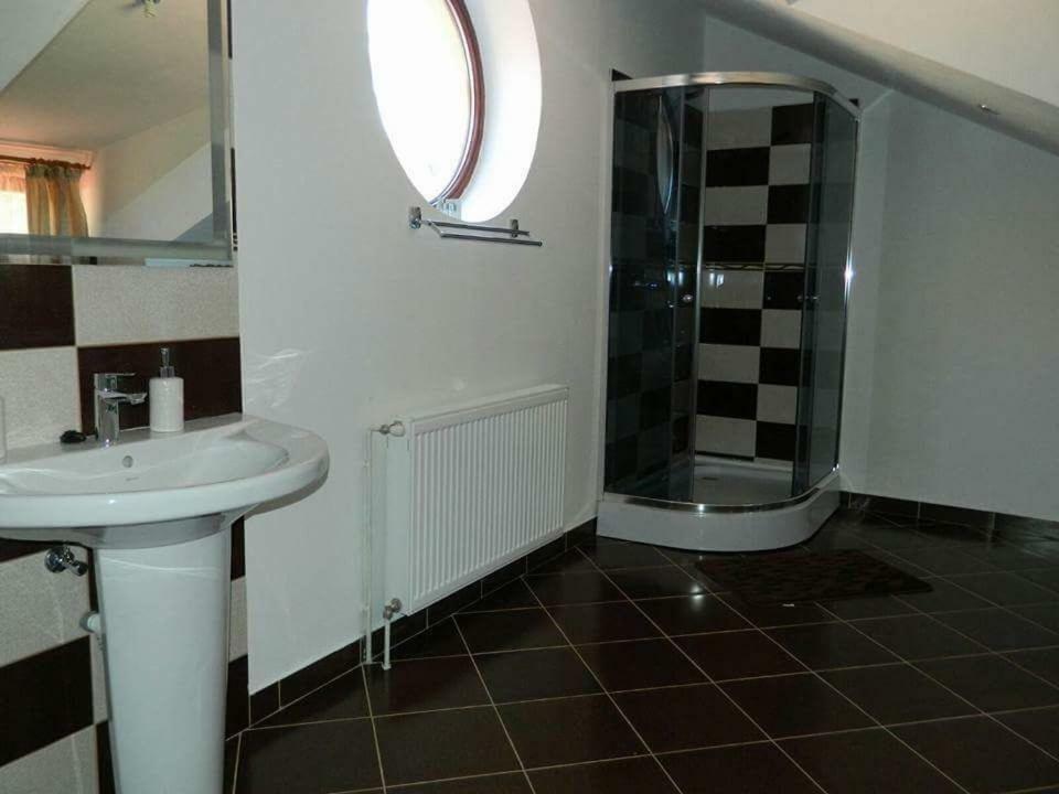Casa Cristian Villa Синая Екстериор снимка